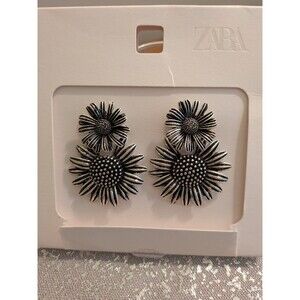 Zara 2025 Antiqued Silver Metal Double Flower Earrings Dangle Sunflower Whimsy
